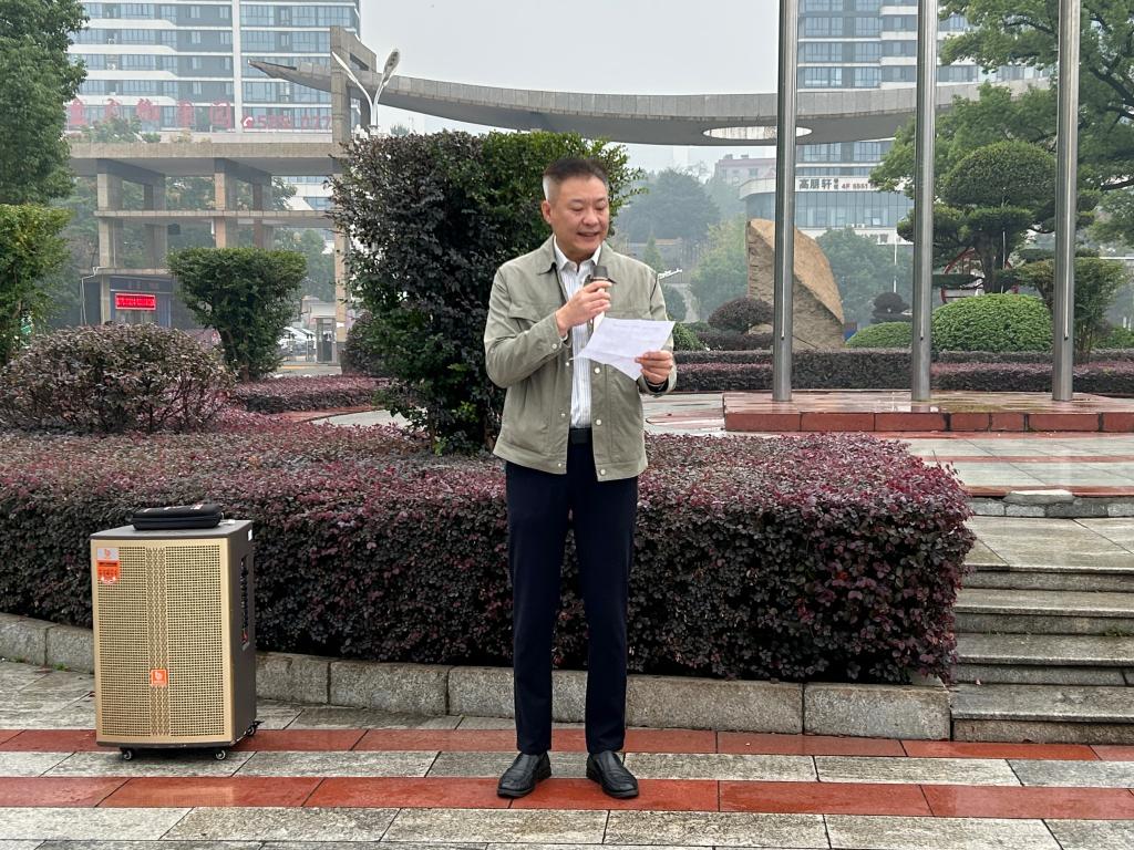 365英国上市公司