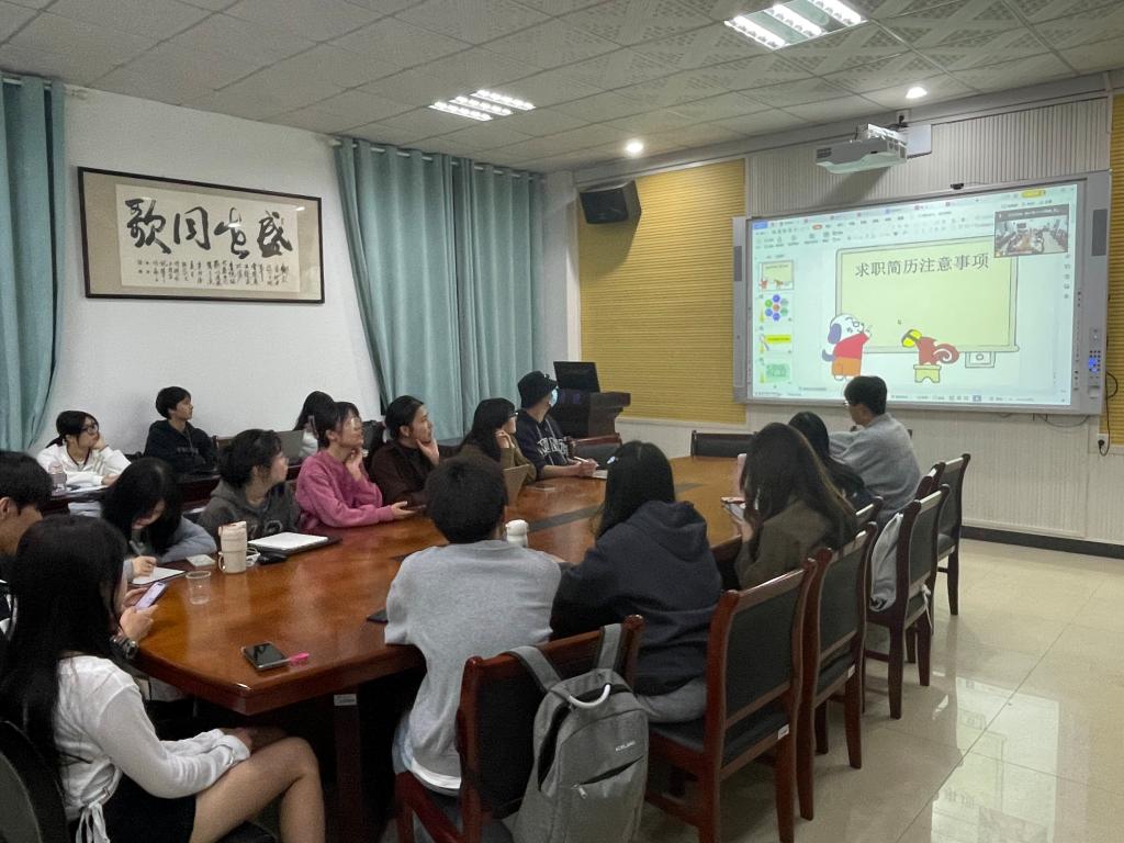 365英国上市公司