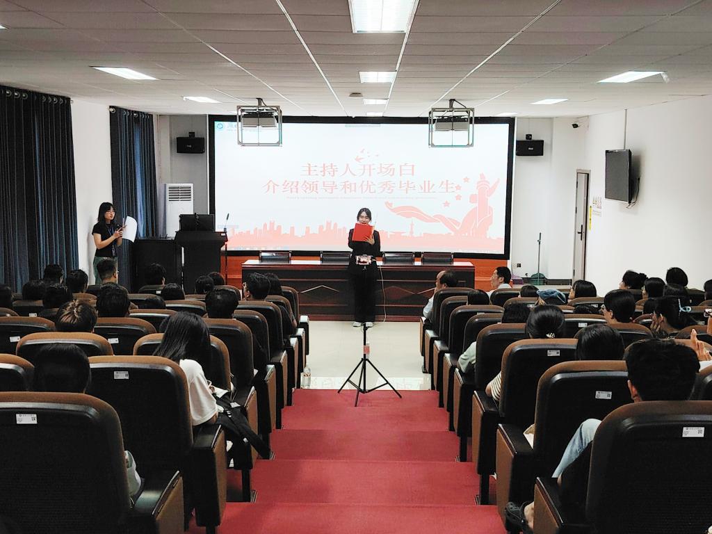 365英国上市公司