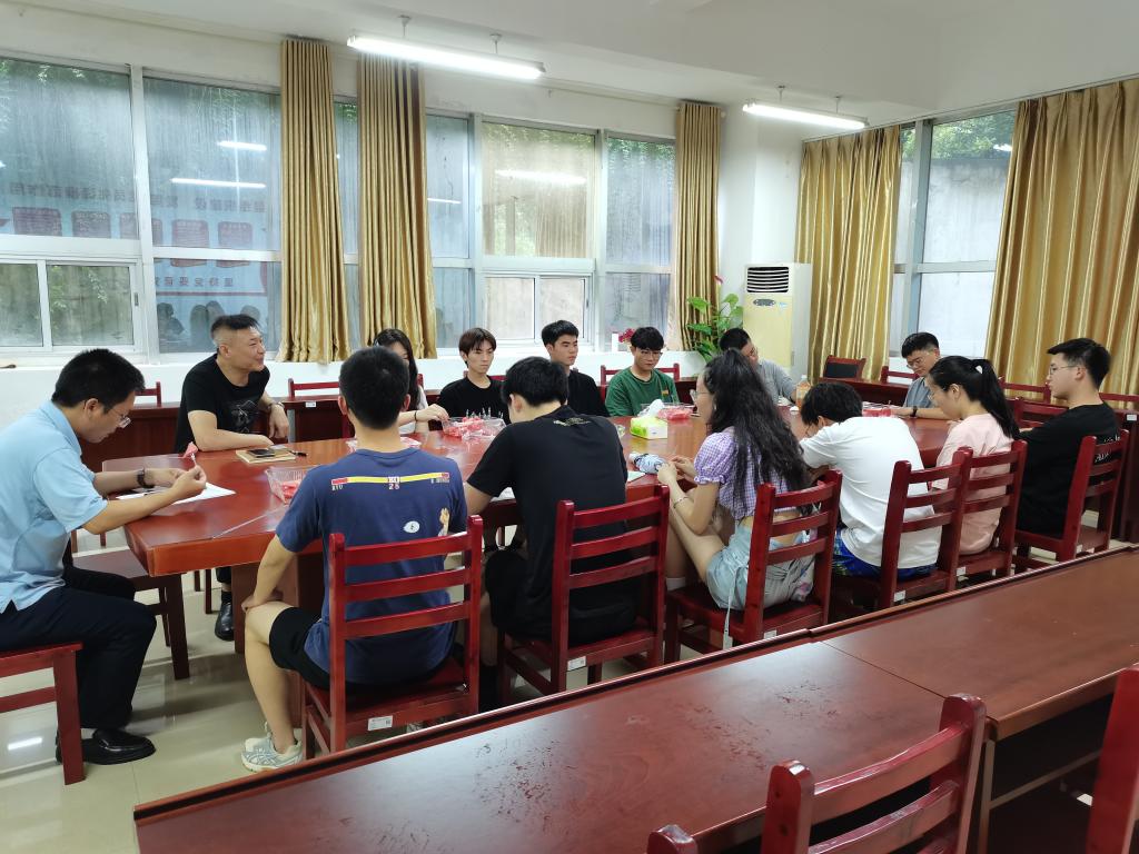 365英国上市公司