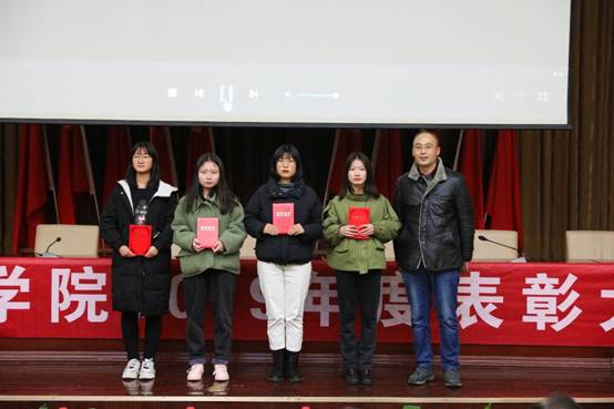 365英国上市公司