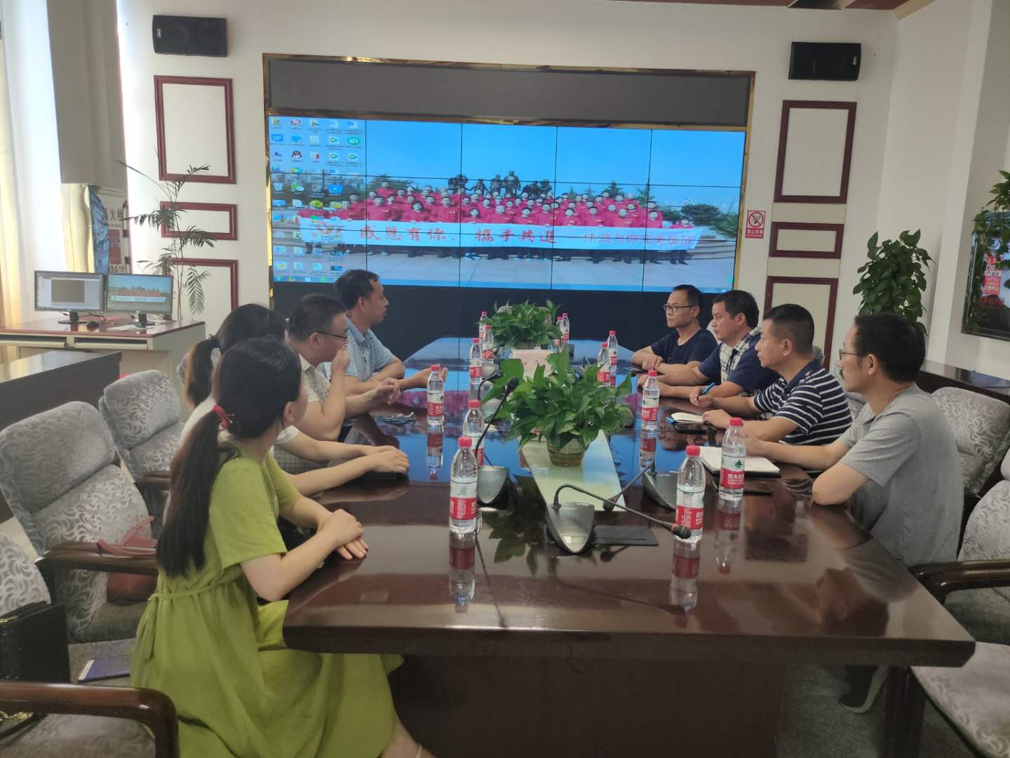 365英国上市公司