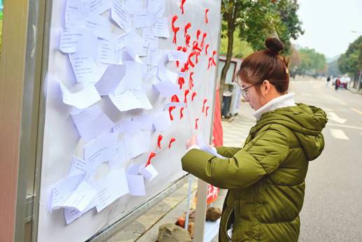 365英国上市公司