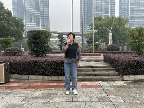 365英国上市公司