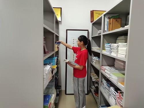 365英国上市公司