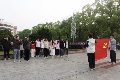 365英国上市公司