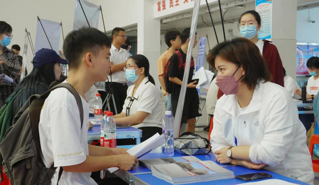 365英国上市公司