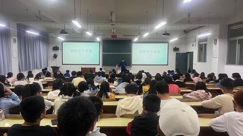 365英国上市公司