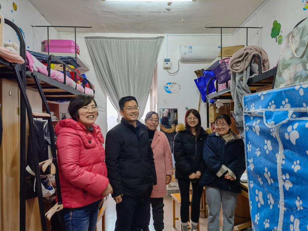 365英国上市公司