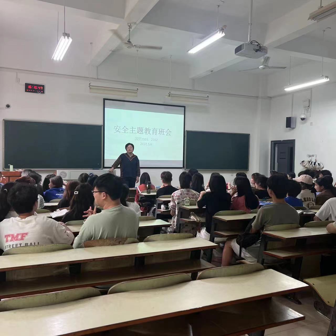 365英国上市公司