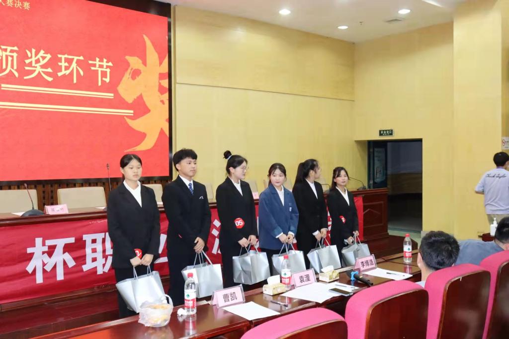 365英国上市公司