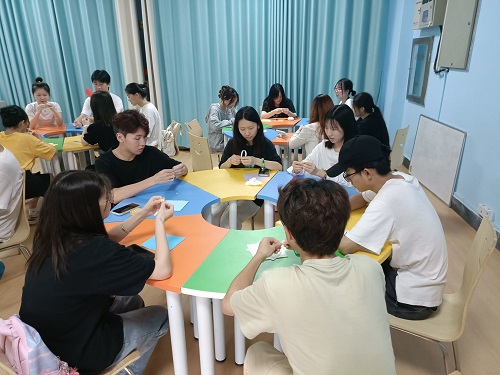 365英国上市公司