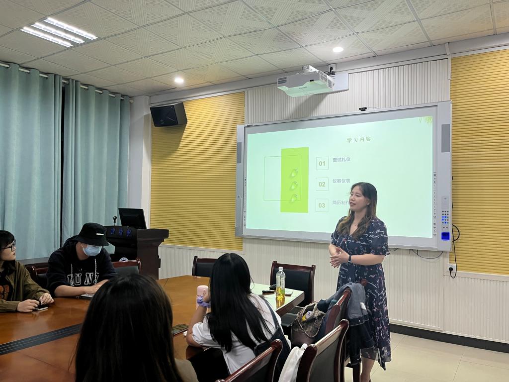 365英国上市公司