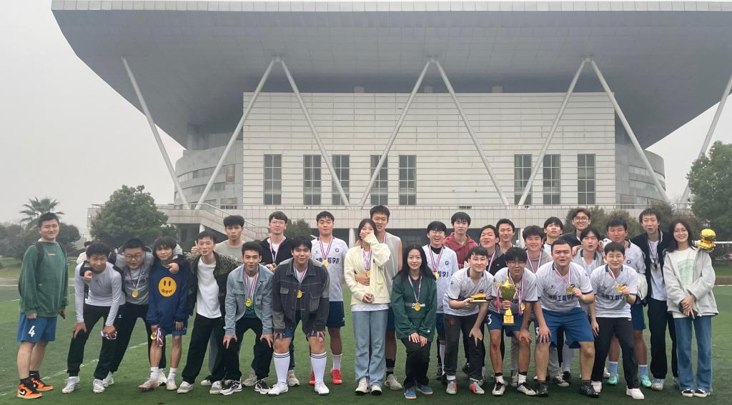 365英国上市公司