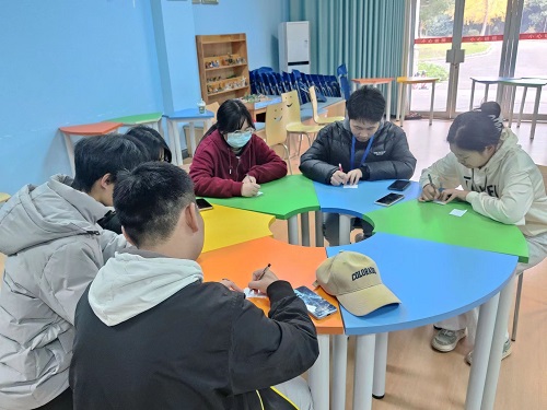 365英国上市公司