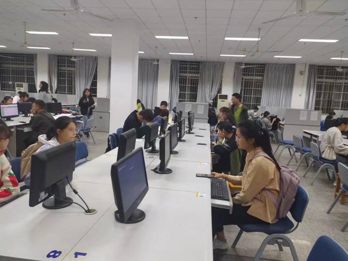 365英国上市公司