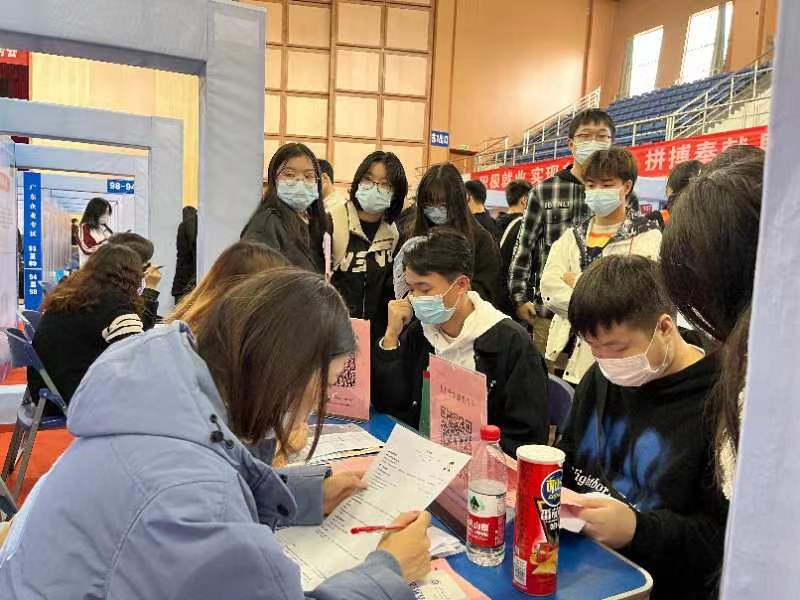 365英国上市公司