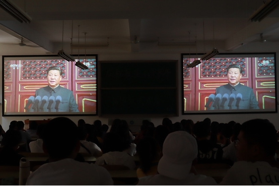 365英国上市公司