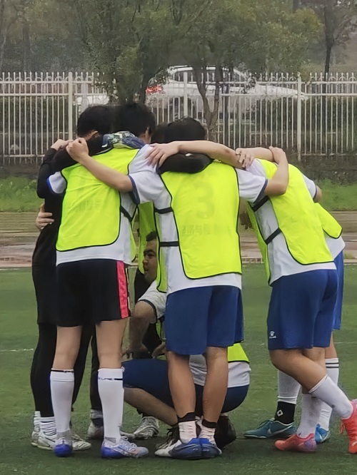 365英国上市公司