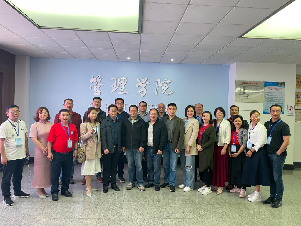 365英国上市公司