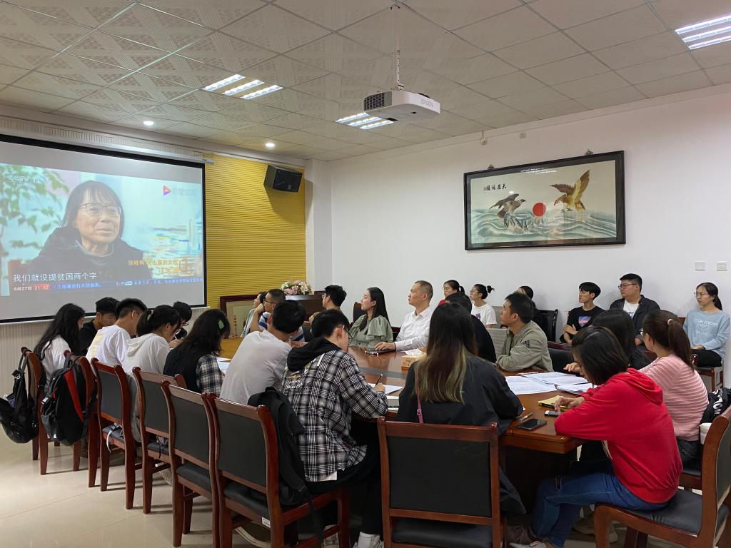 365英国上市公司