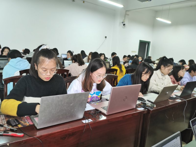 365英国上市公司