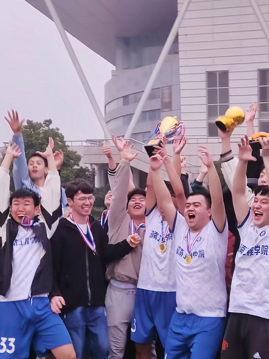 365英国上市公司