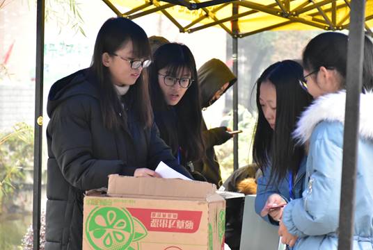 365英国上市公司