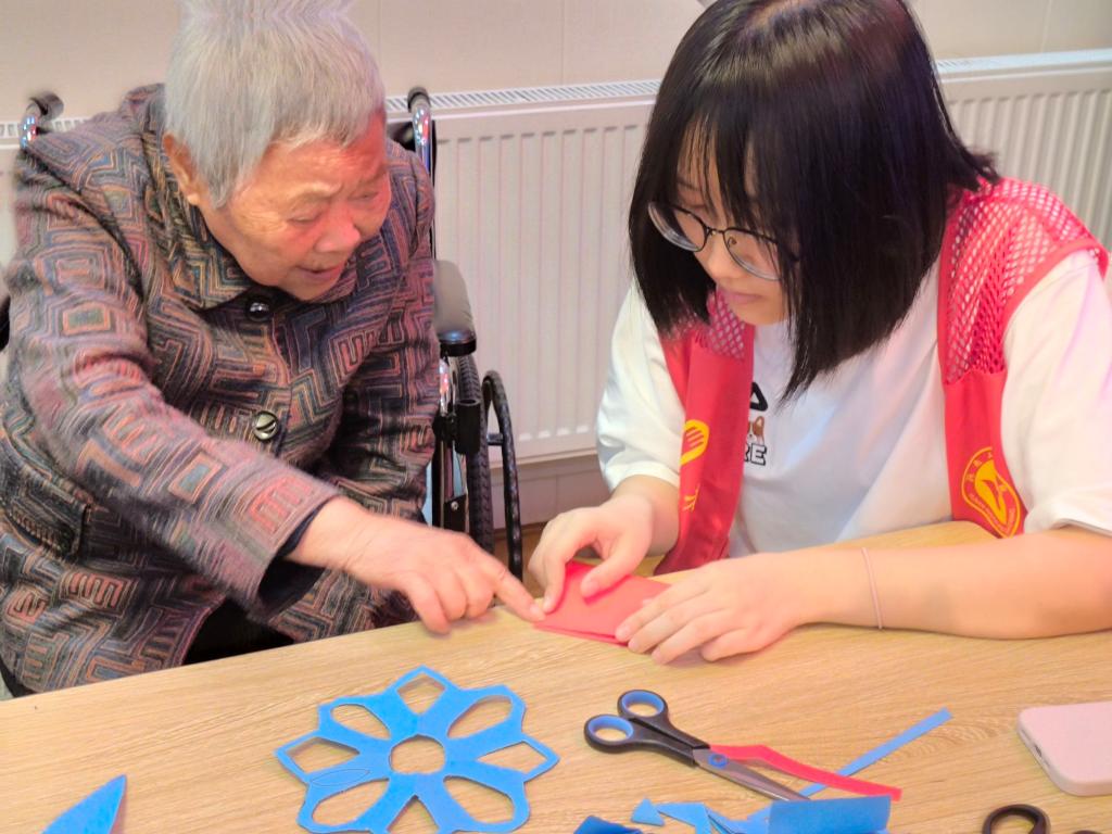 365英国上市公司