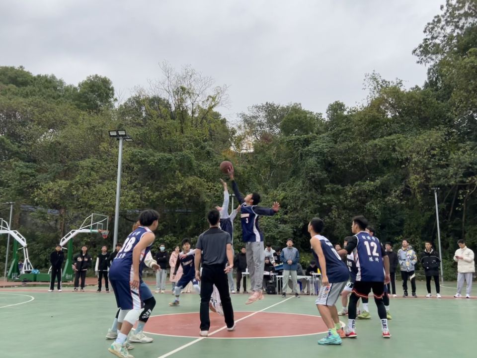 365英国上市公司