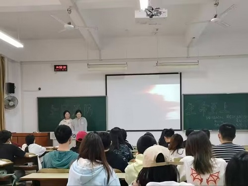 365英国上市公司