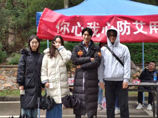 365英国上市公司