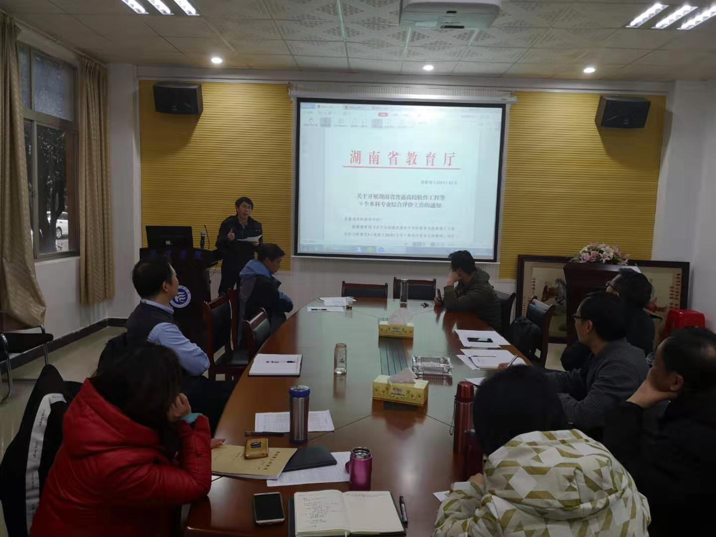 365英国上市公司