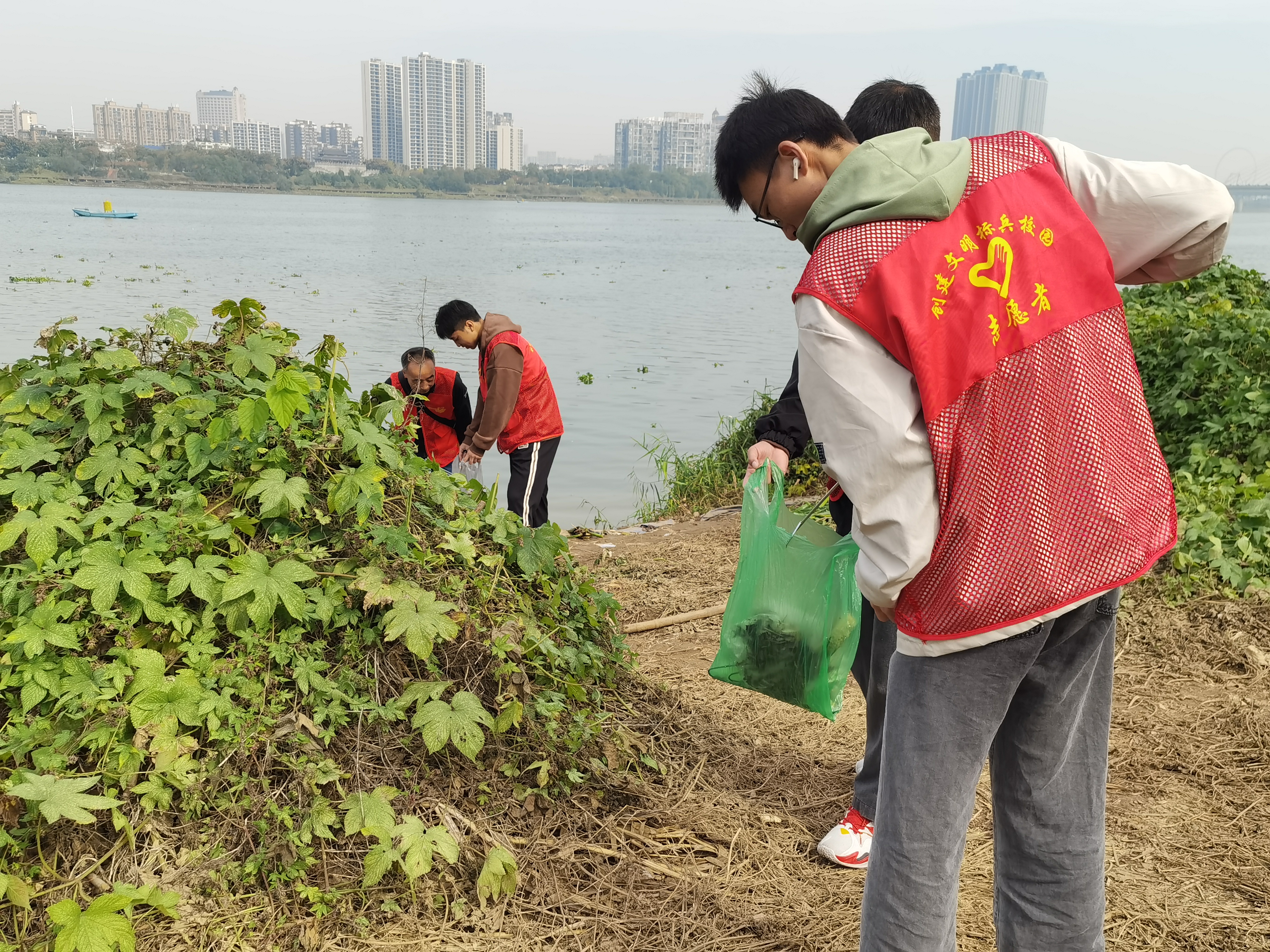 365英国上市公司