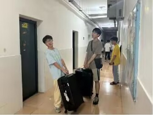 365英国上市公司