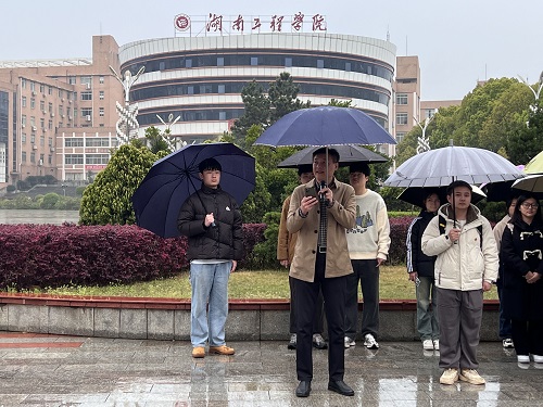 365英国上市公司