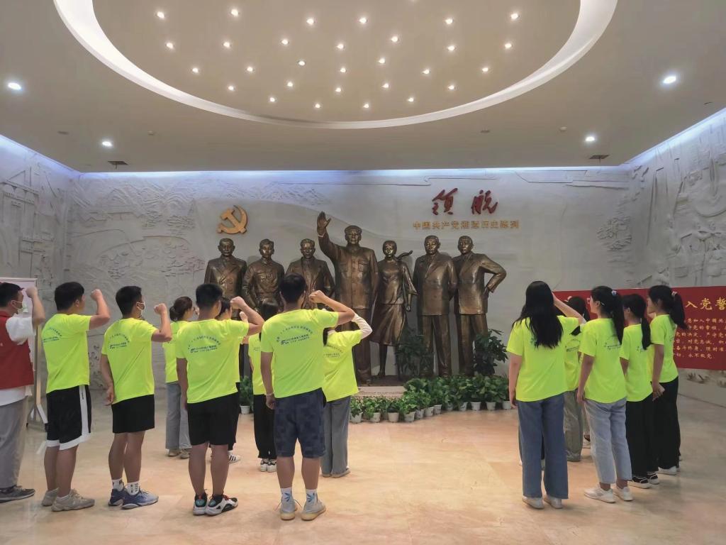 365英国上市公司