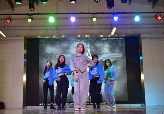 365英国上市公司