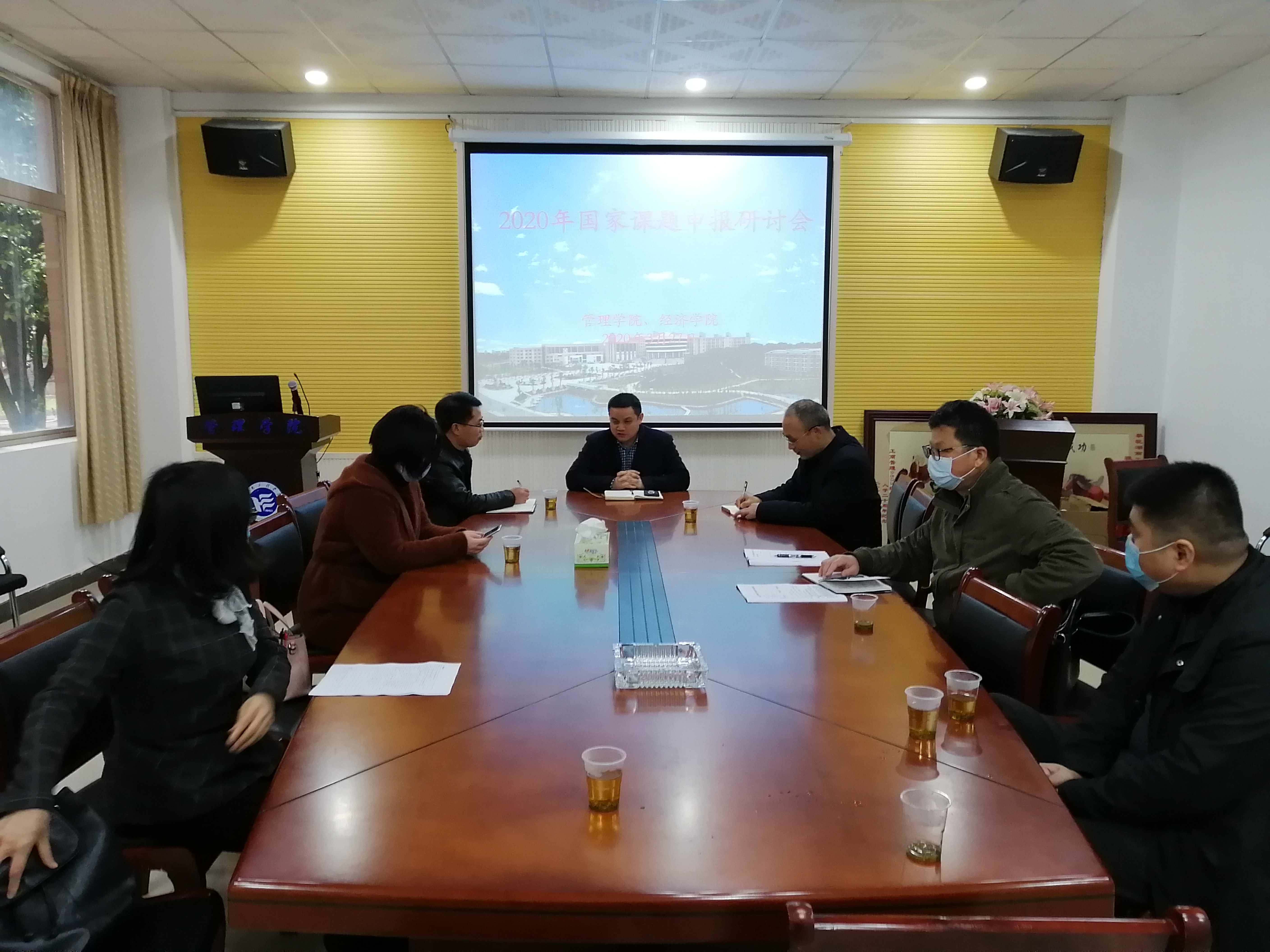 365英国上市公司