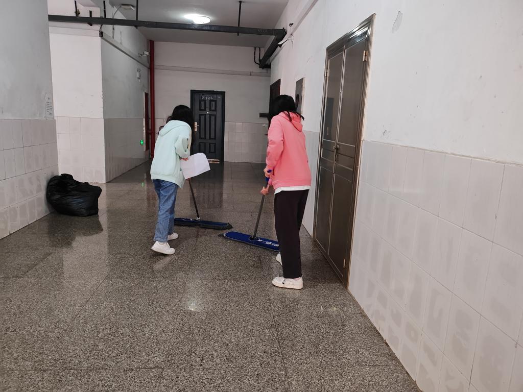 365英国上市公司