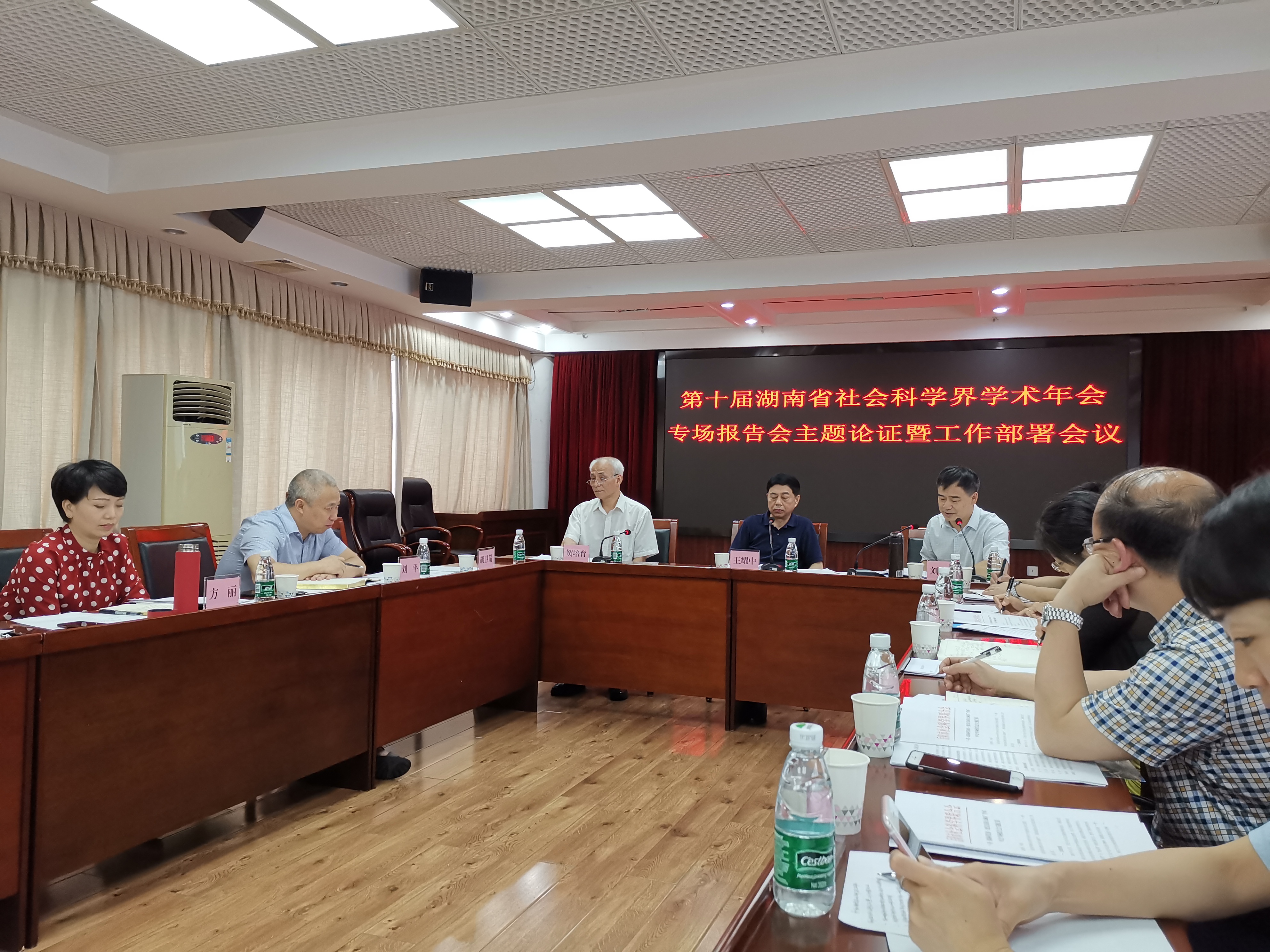 365英国上市公司