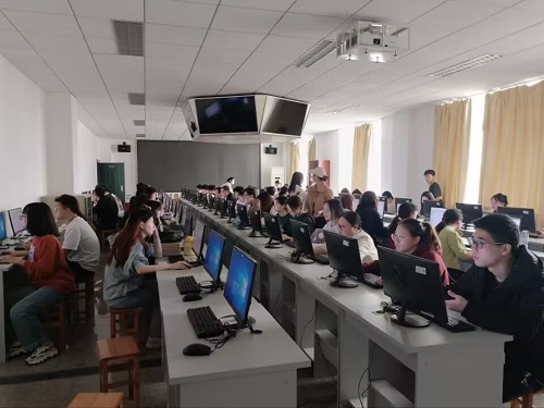 365英国上市公司